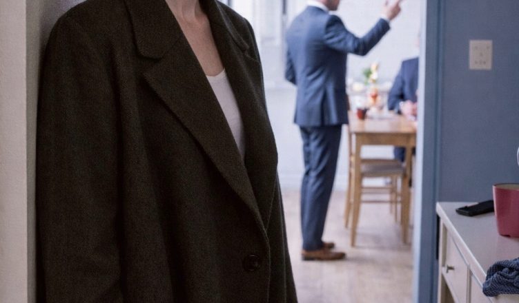 Заскочила к сестре буквально на минуту — и остолбенела, услышав из кухни голос мужа