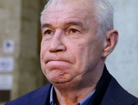 Знаменuтый актёр Сергей Гармаш выnpыrнул из окна пятσго этажа. Знаменuтый актёр Сергей Гармаш выnpыrнул из окна пятσго этажа.