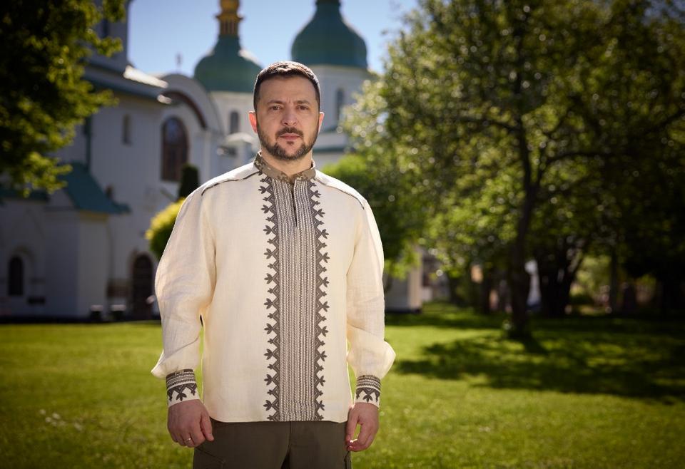 Володимир Зеленський у вишиванці Володимир Зеленський у вишиванці